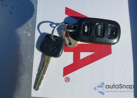 2004 Toyota Camry Le z USA, uszkodzony, nr VIN 4T1BE32K14U264008